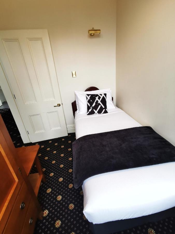 Highland House Boutique Hotel Дьюндин Экстерьер фото